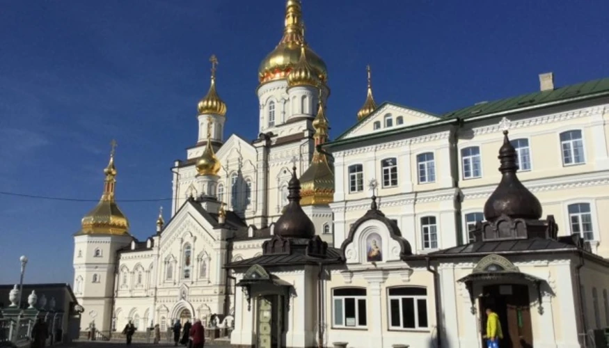 Хто і що вимагає: 30-денний припис ДЕСС Почаївській лаврі через зв’язок із РПЦ
