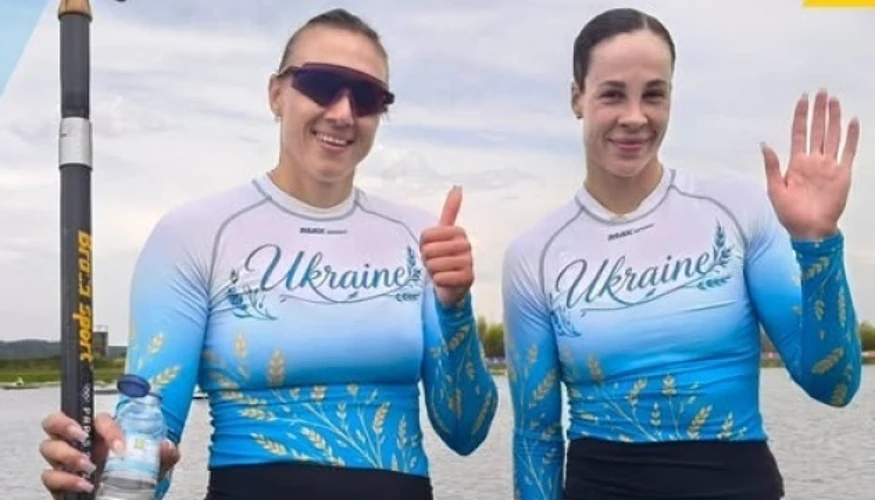 Людмила Лузан та Анастасія Рибачок з нагородою чемпіонату світу-2026 з веслування на байдарках і каное у Познані
