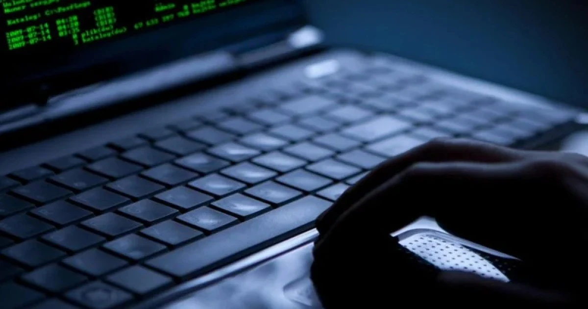 Понад 100 українських сайтів викрадають дані через фейковий Cloudflare: що відомо